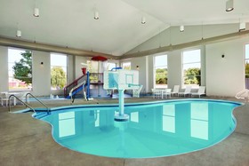 Country Inn & Suites by Radisson, Madison Southwest, WI