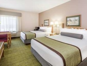 Days Inn & Suites By Wyndham Madison