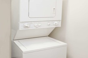 Days Inn & Suites By Wyndham Madison