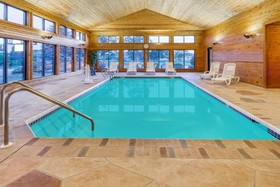 Days Inn & Suites By Wyndham Madison