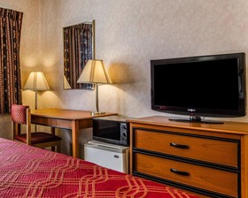 Days Inn by Wyndham Manitowoc