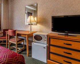 Days Inn by Wyndham Manitowoc