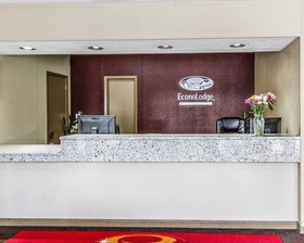 Days Inn by Wyndham Manitowoc