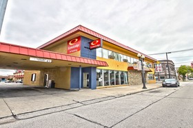 Days Inn by Wyndham Manitowoc