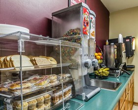 Days Inn by Wyndham Manitowoc