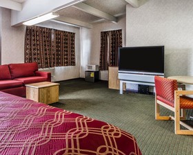 Days Inn by Wyndham Manitowoc