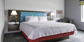 Hampton Inn & Suites Marshfield