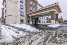 Cobblestone Inn & Suites Menomonie