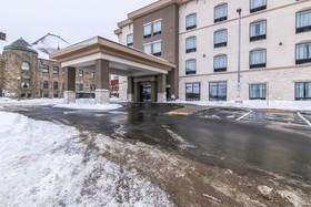 Cobblestone Inn & Suites Menomonie