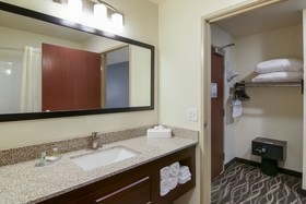 Cobblestone Inn & Suites Menomonie