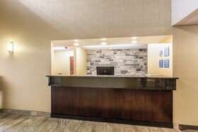 Boarders Inn And Suites