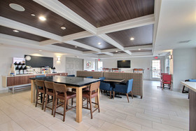 Holiday Inn Express & Suites Milwaukee Airport
