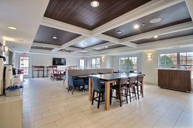 Holiday Inn Express & Suites Milwaukee Airport