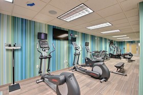 Holiday Inn Express & Suites Milwaukee Airport