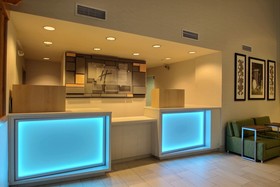 Holiday Inn Express & Suites Milwaukee Airport