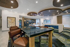 Holiday Inn Express Milwaukee Downtown