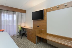 Holiday Inn Express Milwaukee-West Medical Center