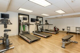 Holiday Inn Express Milwaukee-West Medical Center