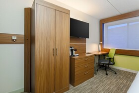 Holiday Inn Express Milwaukee-West Medical Center