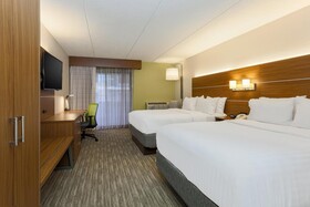 Holiday Inn Express Milwaukee-West Medical Center