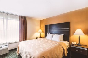 Norwood Inn & Suites Milwaukee