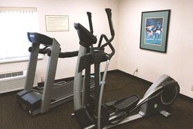 Norwood Inn & Suites Milwaukee