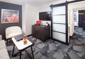 Saint Kate The Arts Hotel