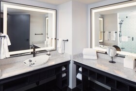 Saint Kate The Arts Hotel