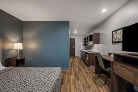 WoodSpring Suites Milwaukee Menomonee Falls