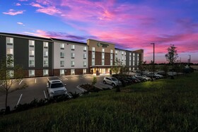 WoodSpring Suites Milwaukee Menomonee Falls