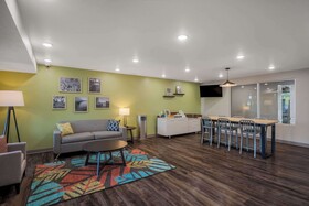 WoodSpring Suites Milwaukee Menomonee Falls
