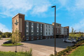 WoodSpring Suites Milwaukee Menomonee Falls