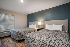 WoodSpring Suites Milwaukee Menomonee Falls