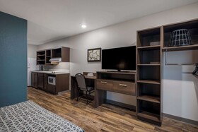 WoodSpring Suites Milwaukee Menomonee Falls