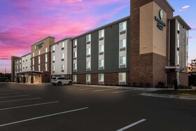 WoodSpring Suites Milwaukee Menomonee Falls