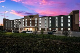 WoodSpring Suites Milwaukee Menomonee Falls