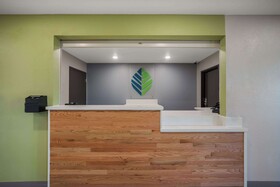 WoodSpring Suites Milwaukee Menomonee Falls