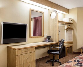 Baymont by Wyndham Mukwonago