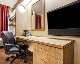 Baymont by Wyndham Mukwonago