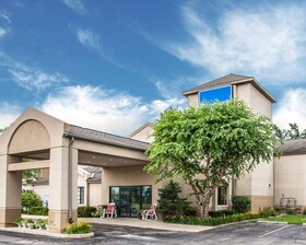 Baymont by Wyndham Mukwonago