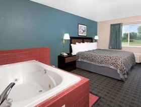 Days Inn by Wyndham Neenah