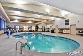 Holiday Inn Express Hotel & Suites Milwaukee - New Berlin