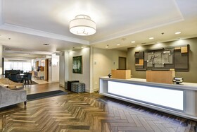 Holiday Inn Express Hotel & Suites Milwaukee - New Berlin