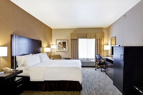 Holiday Inn Express Hotel & Suites Milwaukee - New Berlin