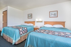 Super 8 by Wyndham Phillips