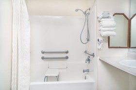 Super 8 by Wyndham Phillips