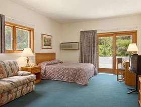 Super 8 by Wyndham Platteville