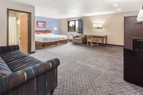 Super 8 by Wyndham Kenosha/Pleasant Prairie