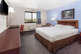 Super 8 by Wyndham Kenosha/Pleasant Prairie
