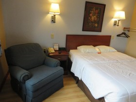 Super 8 by Wyndham Kenosha/Pleasant Prairie